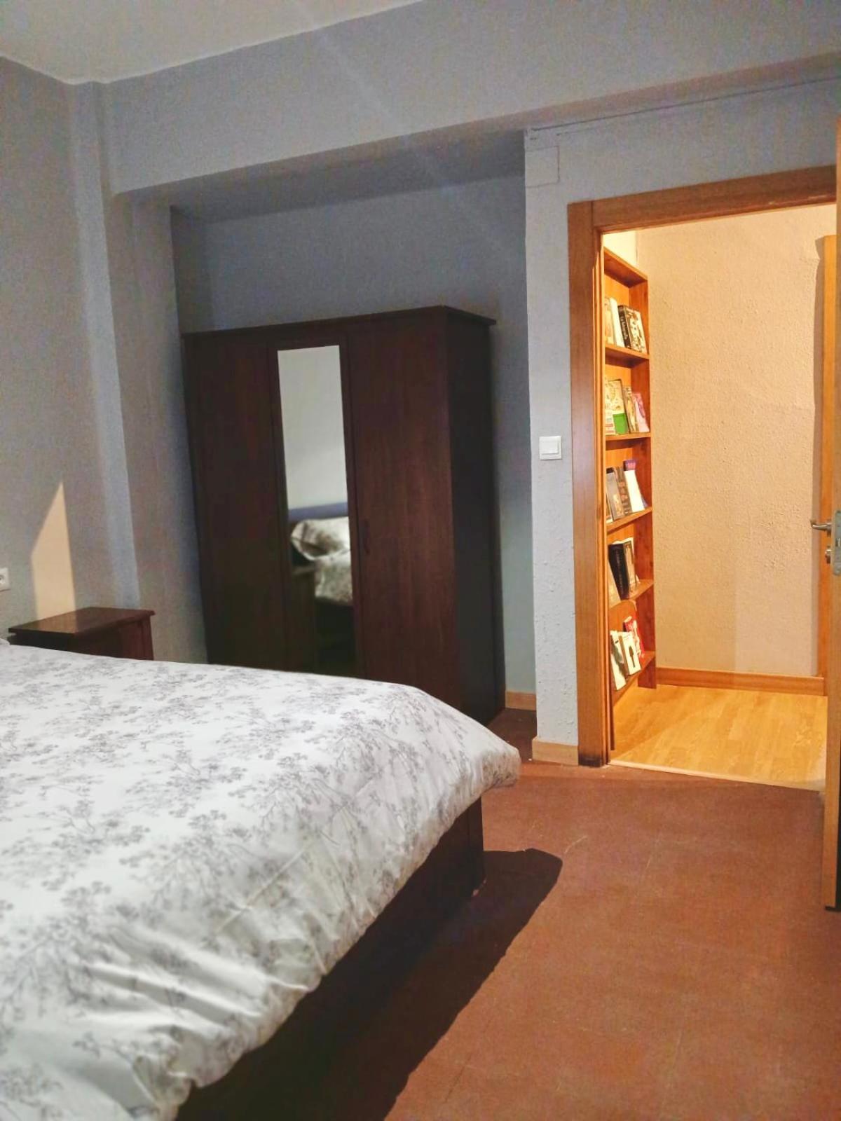 Segundo Antolin Yellow Door Ponferrada Exterior foto
