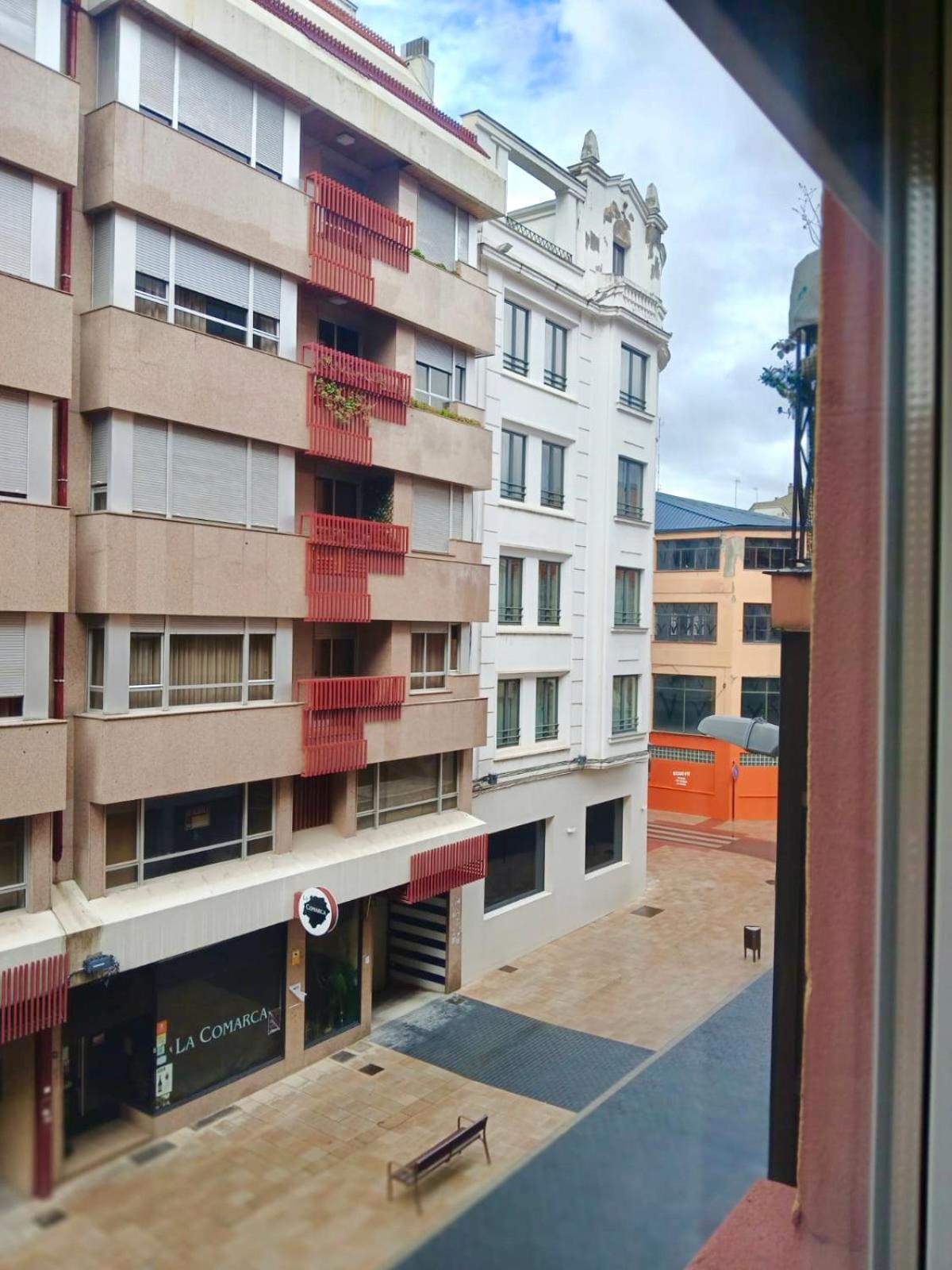 Segundo Antolin Yellow Door Ponferrada Exterior foto